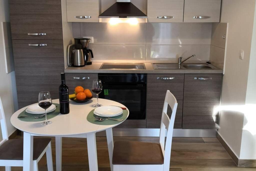 Apartment Vesna For 2, Free Parking And Wi-Fi Pula Ngoại thất bức ảnh